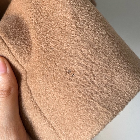 Aritzia T. Babaton Tan 100 % Wool Long Trench Coat. - Made in Canada - Size XS - Picture 6 of 16